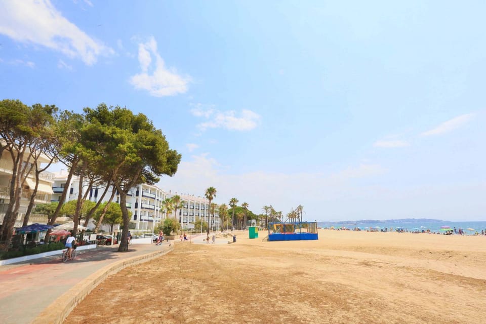 LITORAL COSTA DORADA - PLAYMAR Only families Apartment in Cambrils