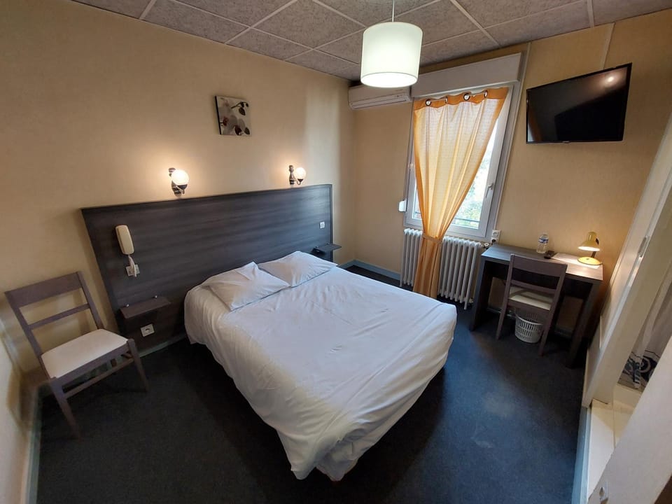 Logis Hotels - Le Saint Clément - Hotel Restaurant Hotel in Nouvelle-Aquitaine