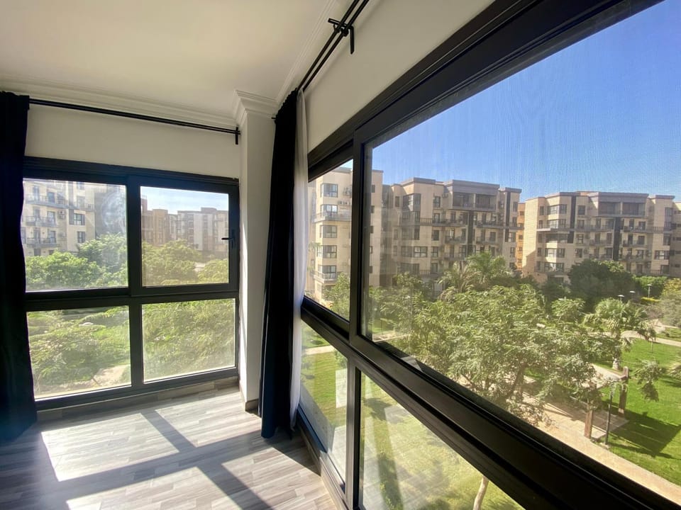 Property building, Spring, Day, View (from property/room), Balcony/Terrace, City view
