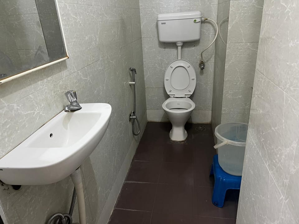 Hotel Rajmandir Nature lodge in Pune