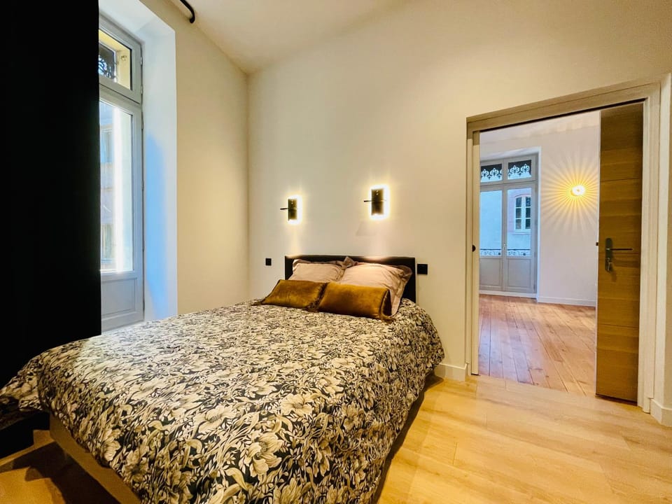 Bed, Bedroom