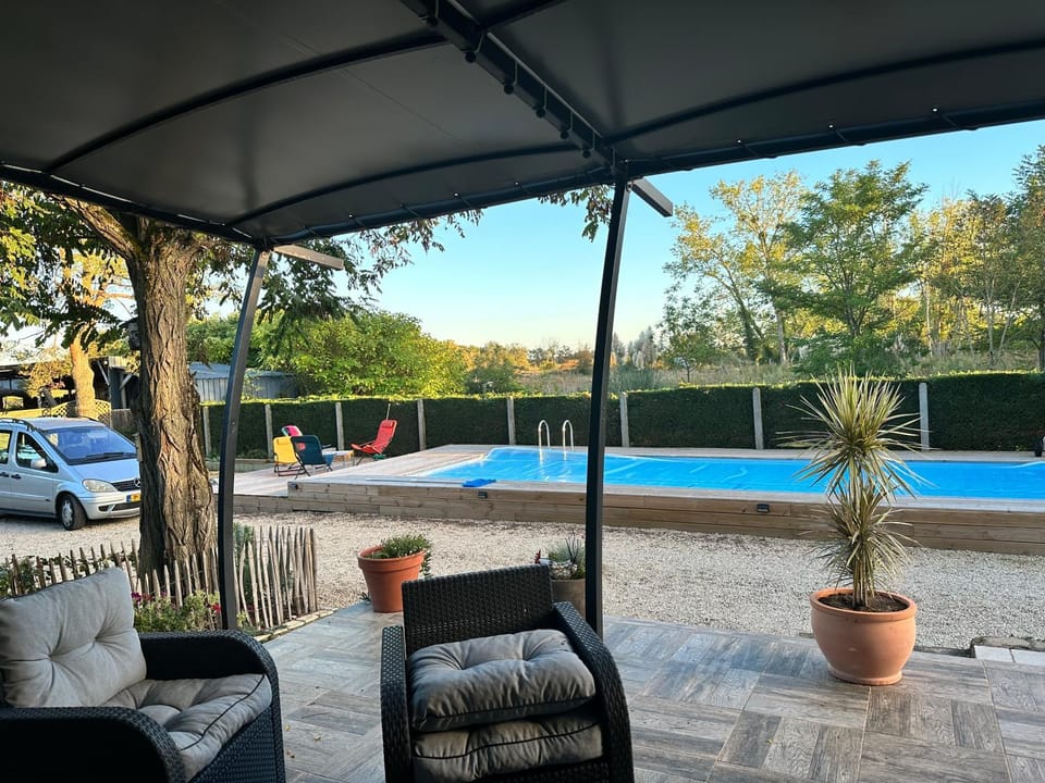 Balcony/Terrace, Swimming pool