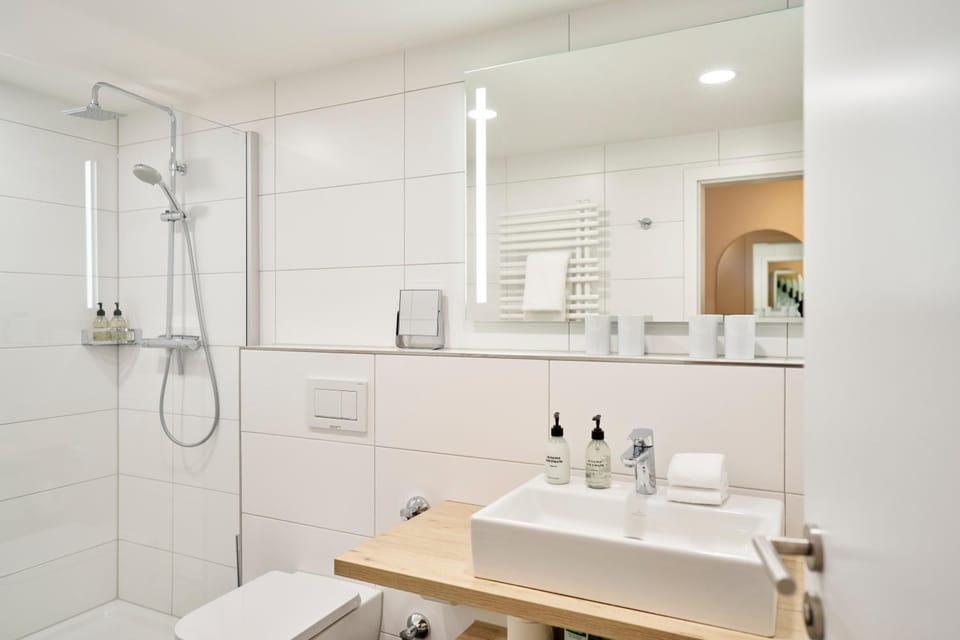 Shower, Bathroom, towels