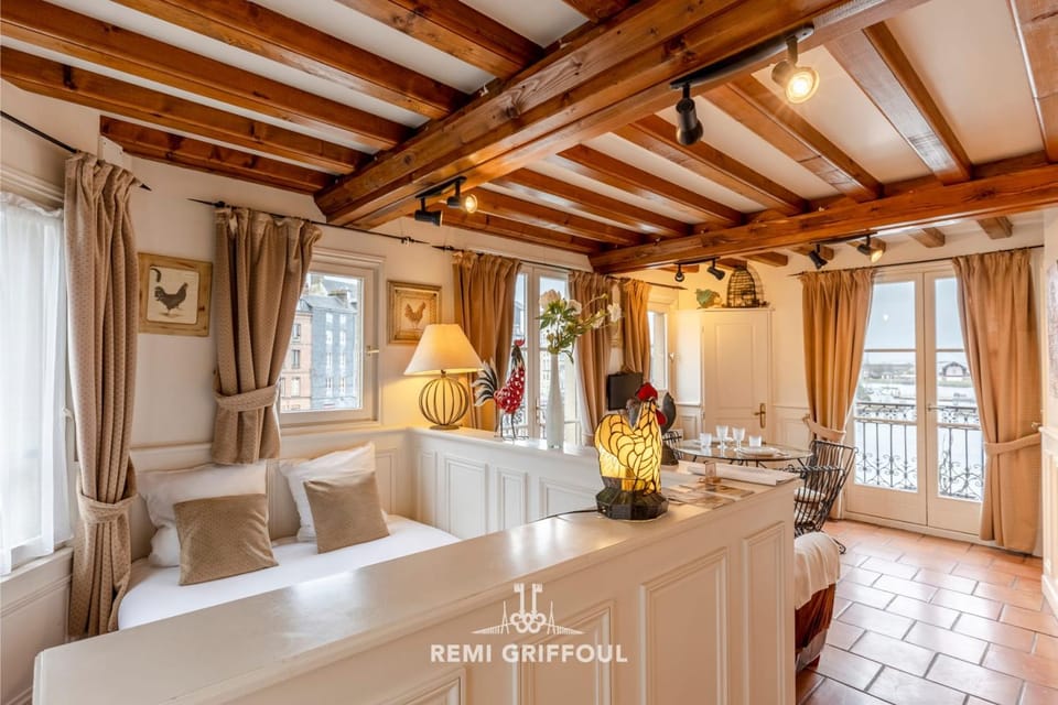 Key West - charming studio ON the port of Honfleur - Superb 360 view Apartment in Honfleur