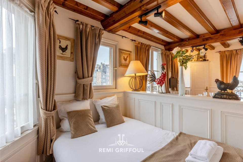 Key West - charming studio ON the port of Honfleur - Superb 360 view Apartment in Honfleur