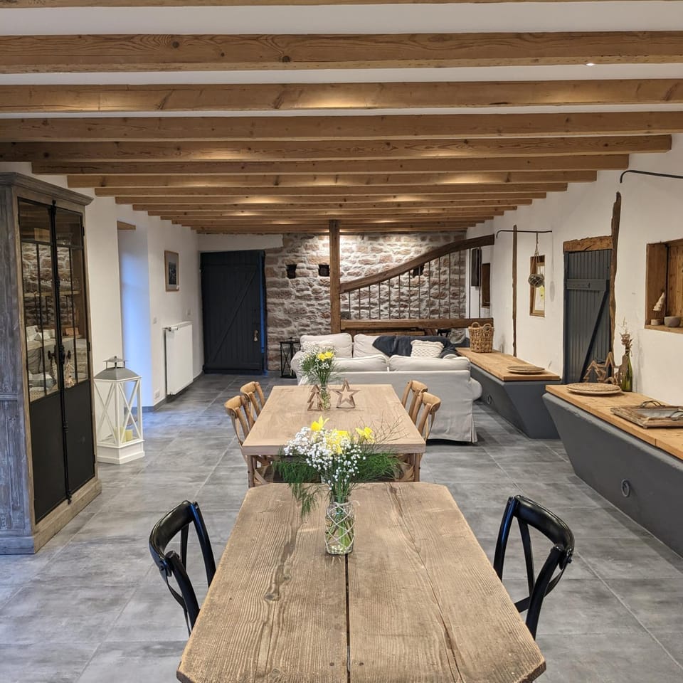 Living room, Dining area