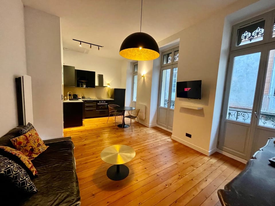 Living room, Meals