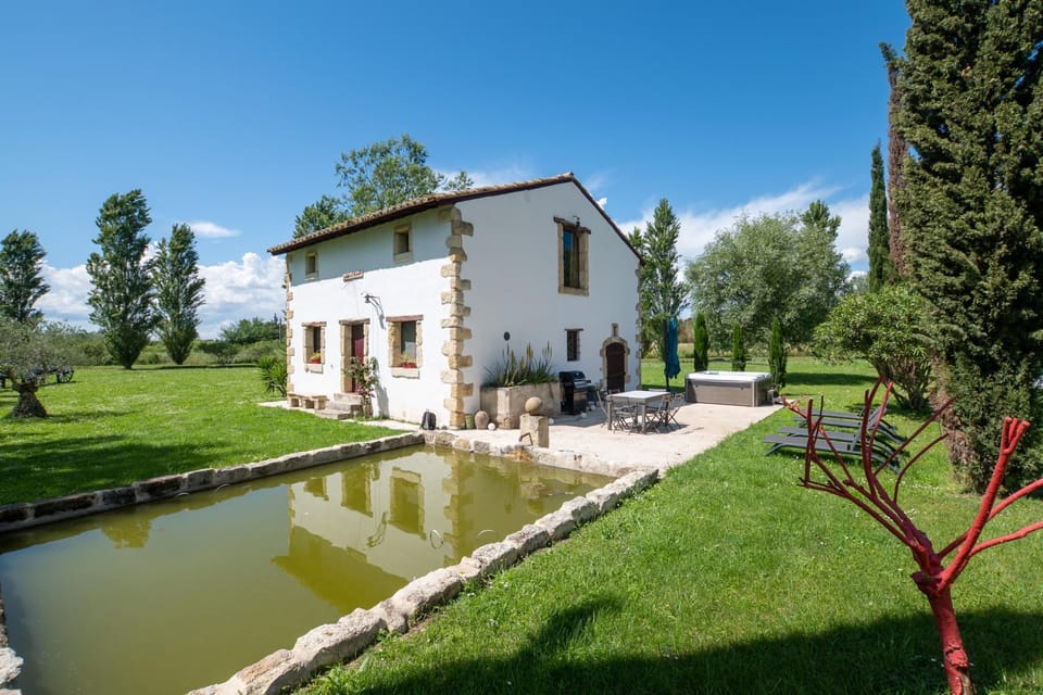Mas des Eaux Claires Arles Camargue Villa in Arles