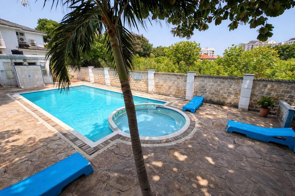 Patio, Day, Garden, Garden view, Pool view, Swimming pool, sunbed