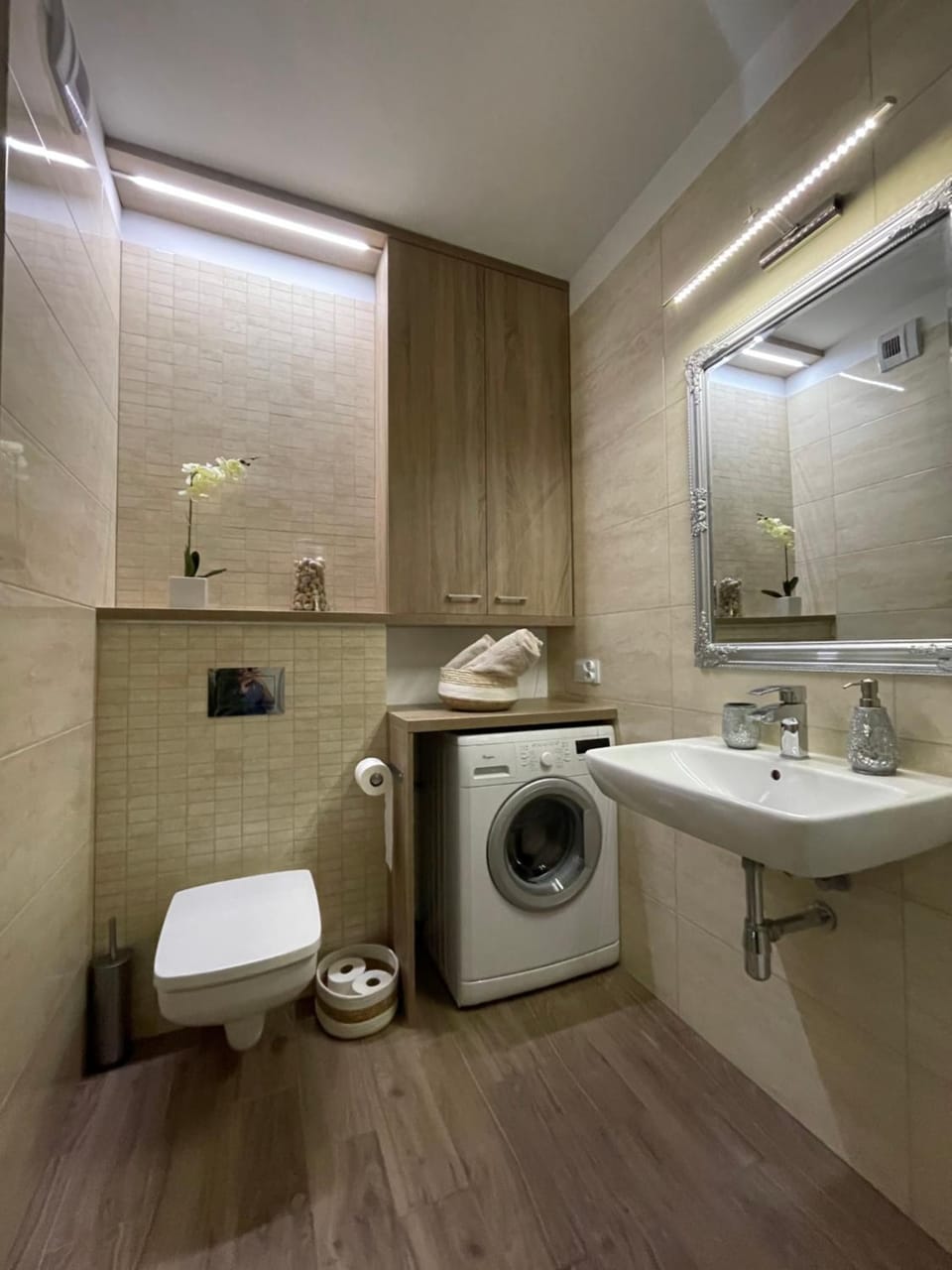 Garbary 100 CITY CENTER Apartment, free parking, self check-in 24h Apartment in Poznan