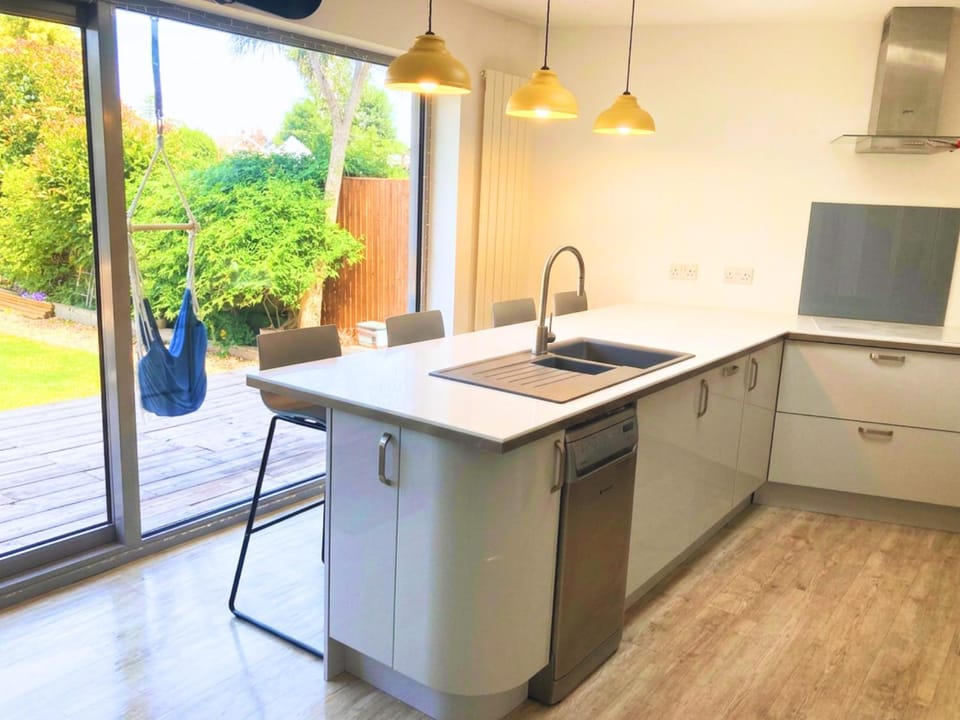 Garden view, dishwasher, kitchen
