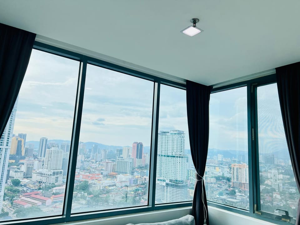 Bed, Natural landscape, Photo of the whole room, Bedroom, City view, Mountain view
