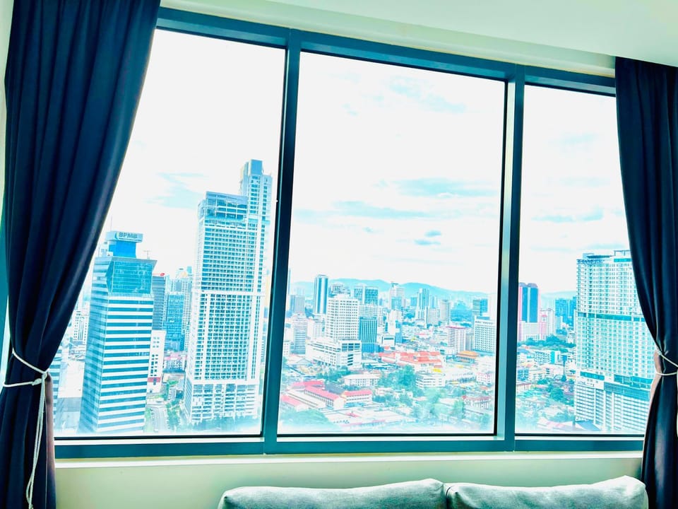 Bed, Living room, Photo of the whole room, Seating area, Bedroom, City view