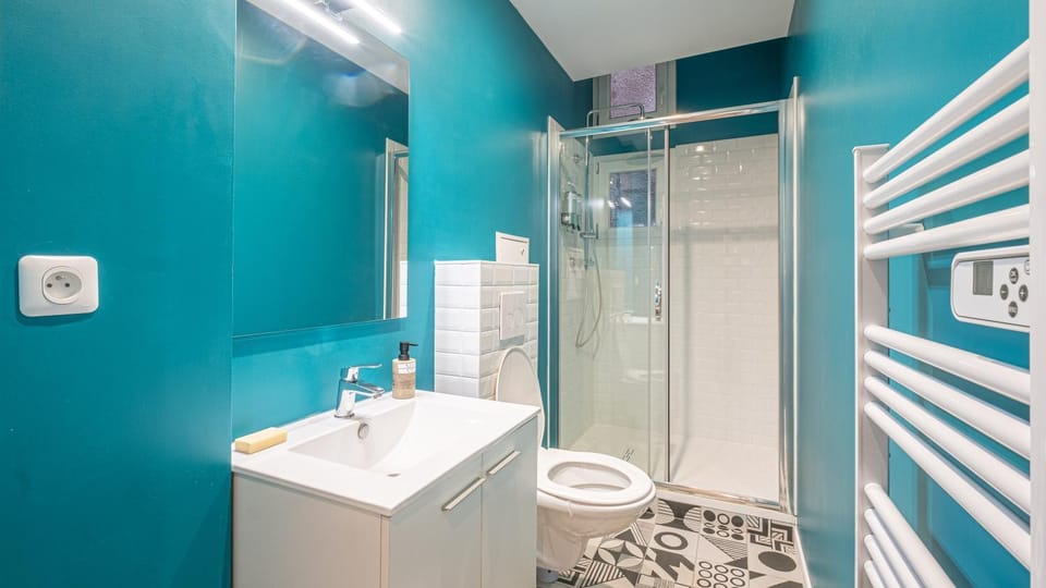 Shower, Toilet, Bathroom