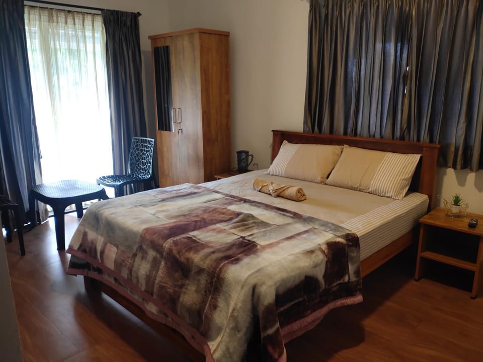 Bedroom, wardrobe