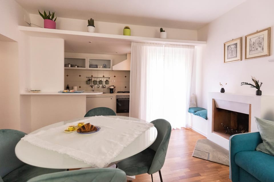 Kitchen or kitchenette, Living room, Seating area