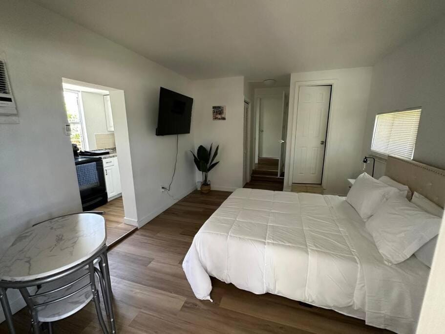 Stylish Studio Brickell/Little Havana@ItalianPlaza Nature lodge in Coral Gables