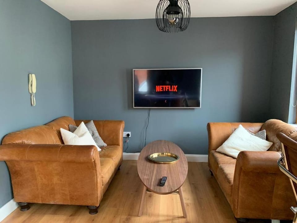 Living room, Evening entertainment