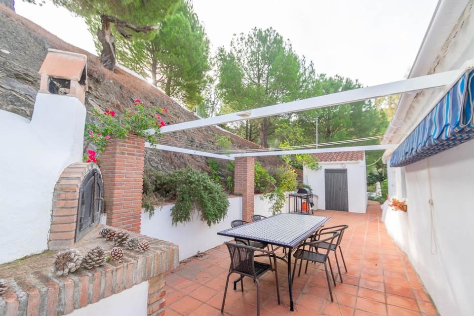 Property building, Balcony/Terrace, Living room