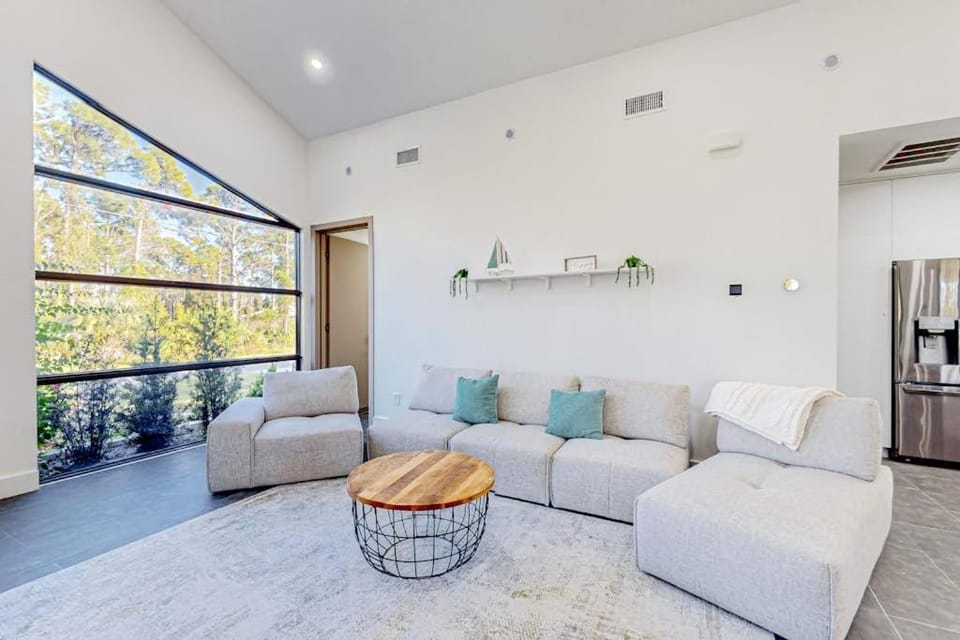 Paradise Breeze House in South Gulf Cove
