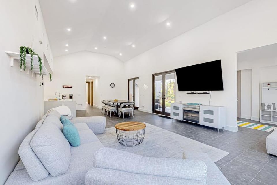 Paradise Breeze House in South Gulf Cove