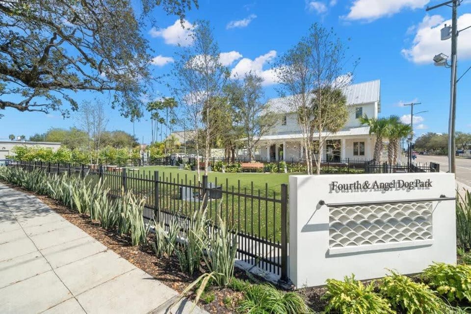 Casa Romeo - Luxury Ybor Apt, Steps to 7th Ave Apartment in Tampa