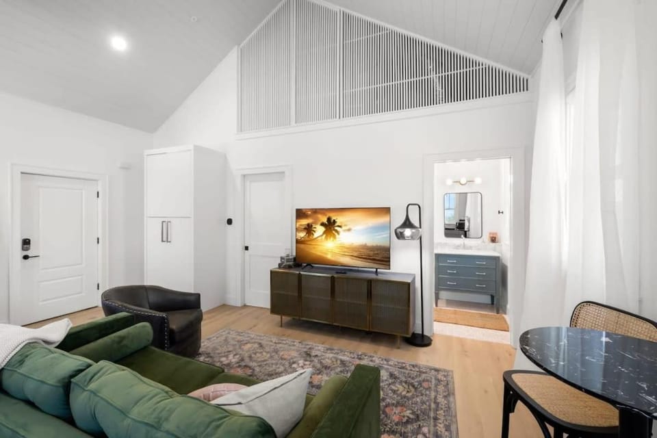 Casa Julieta - Stunning Ybor Studio Apartment in Tampa