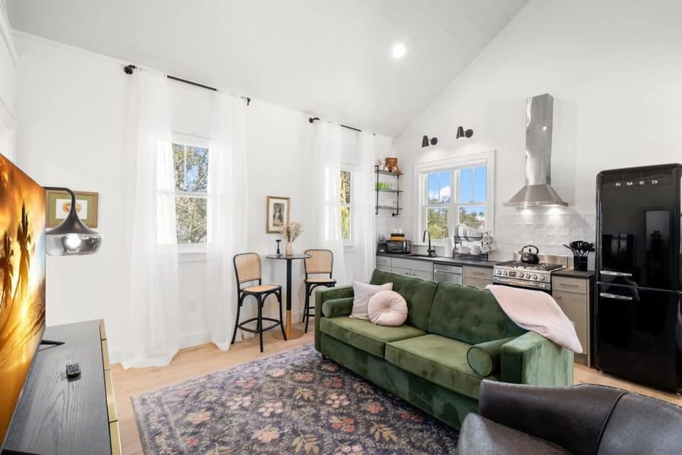 Casa Julieta - Stunning Ybor Studio Apartment in Tampa