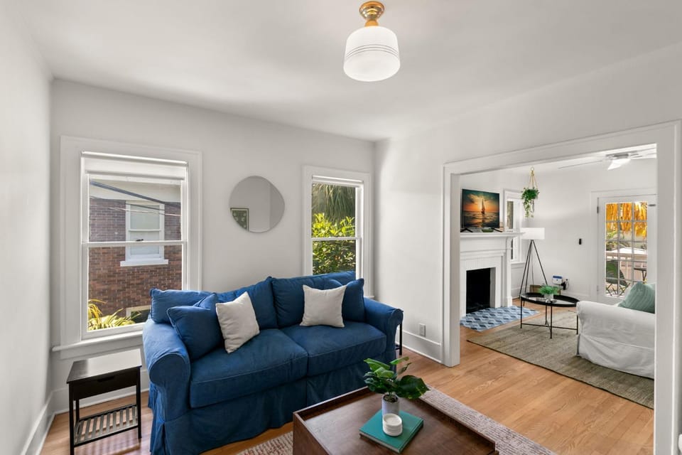 SoHo Siesta Stunning Apt w Private Balcony Apartment in Tampa