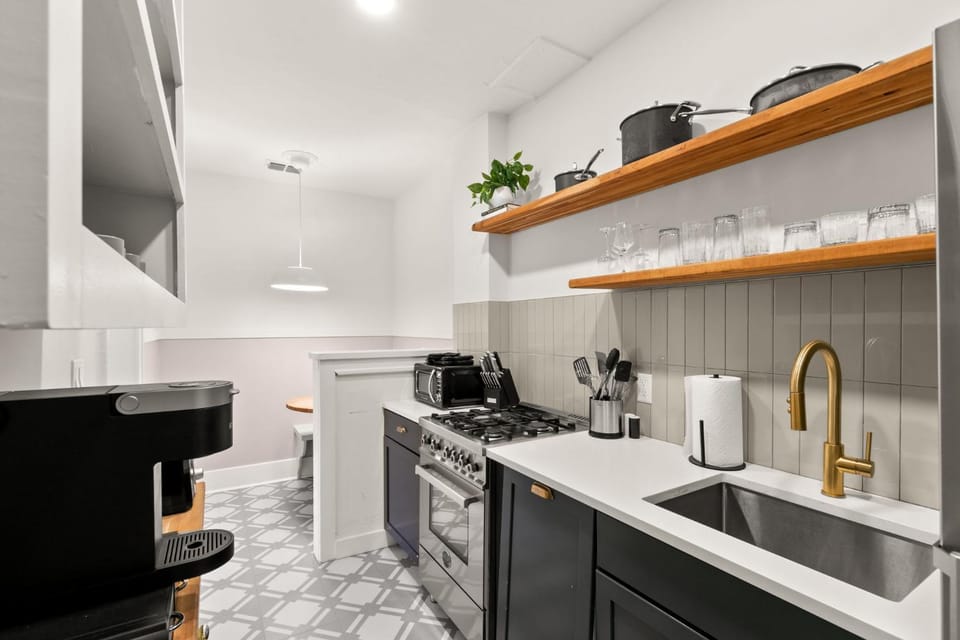 SoHo Siesta Stunning Apt w Private Balcony Apartment in Tampa