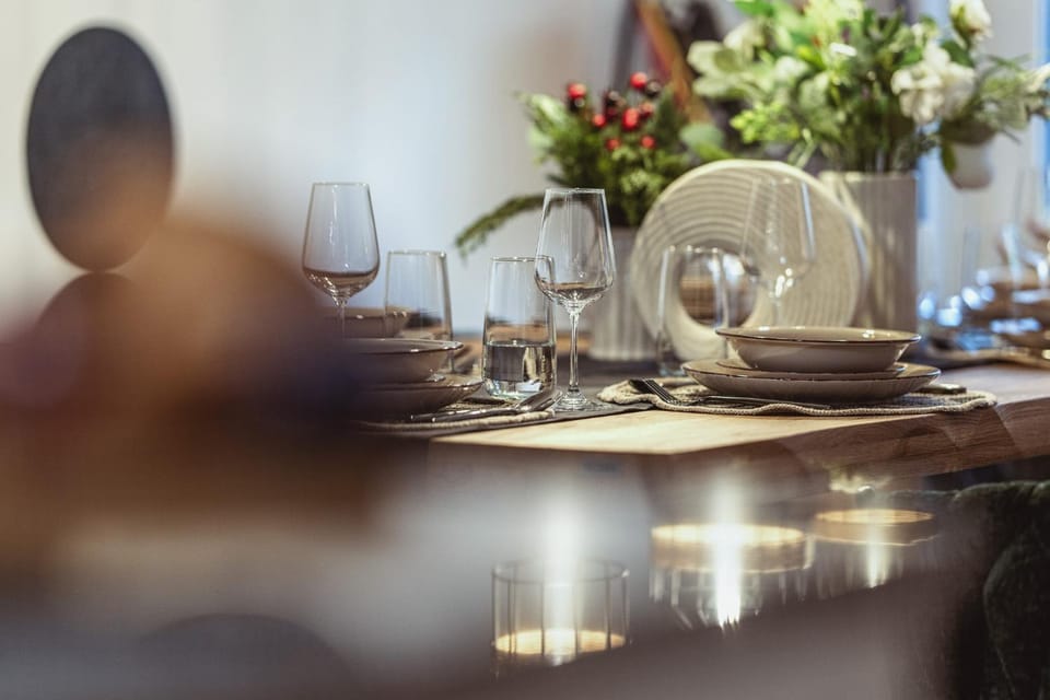 Seating area, Dining area