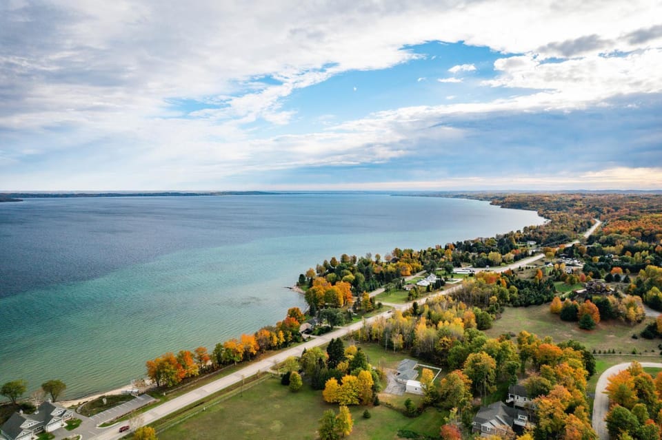 Neighbourhood, Beach, Lake view
