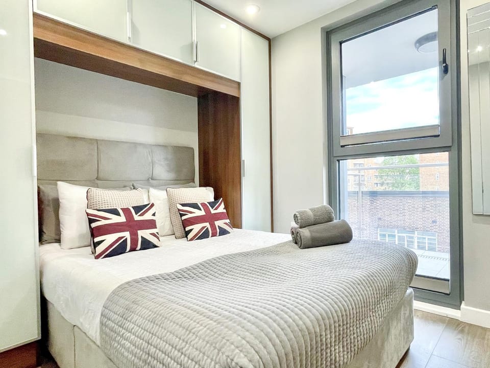 Bed, View (from property/room), Photo of the whole room, Bedroom, wardrobe