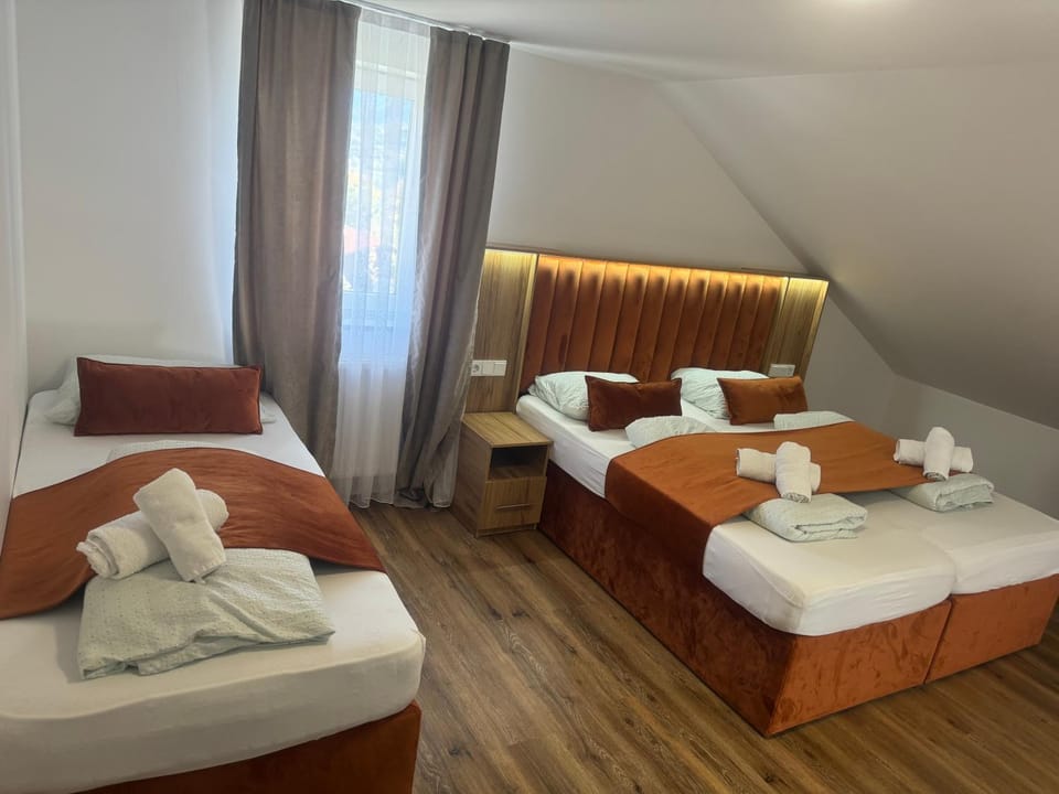 Pension Rexha am Weißensee Bed and Breakfast in Fussen