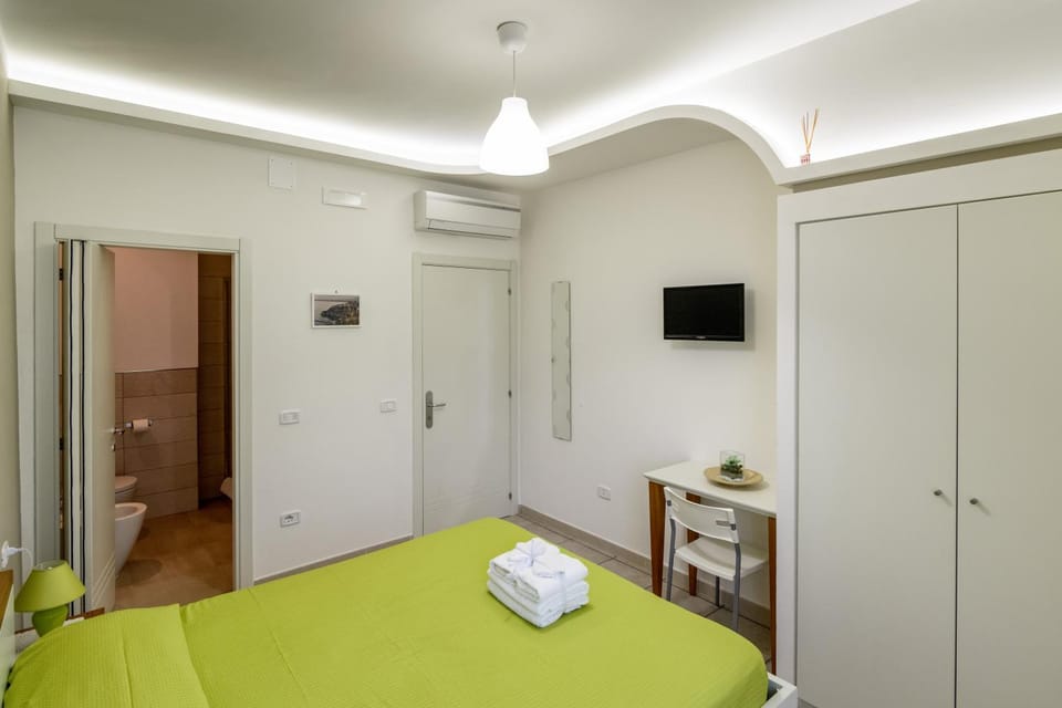 Bed, Bathroom, Bedroom