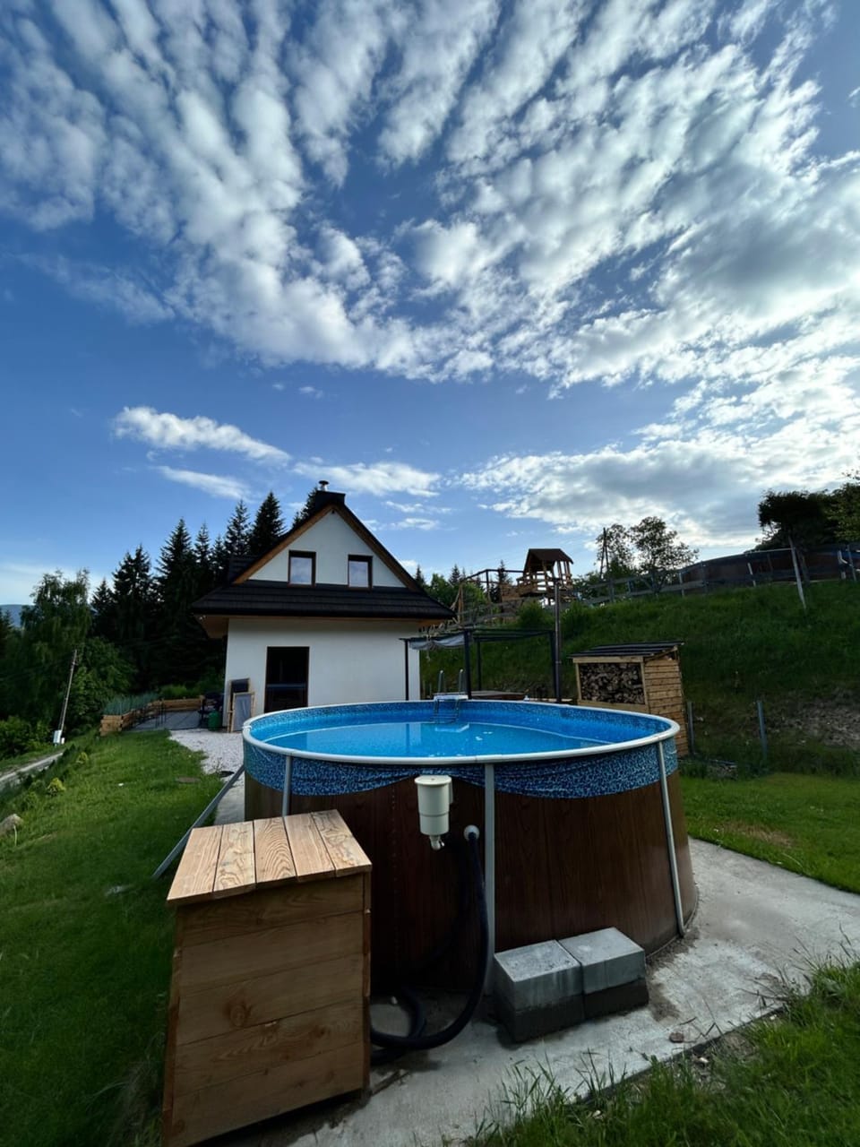 Day, Swimming pool