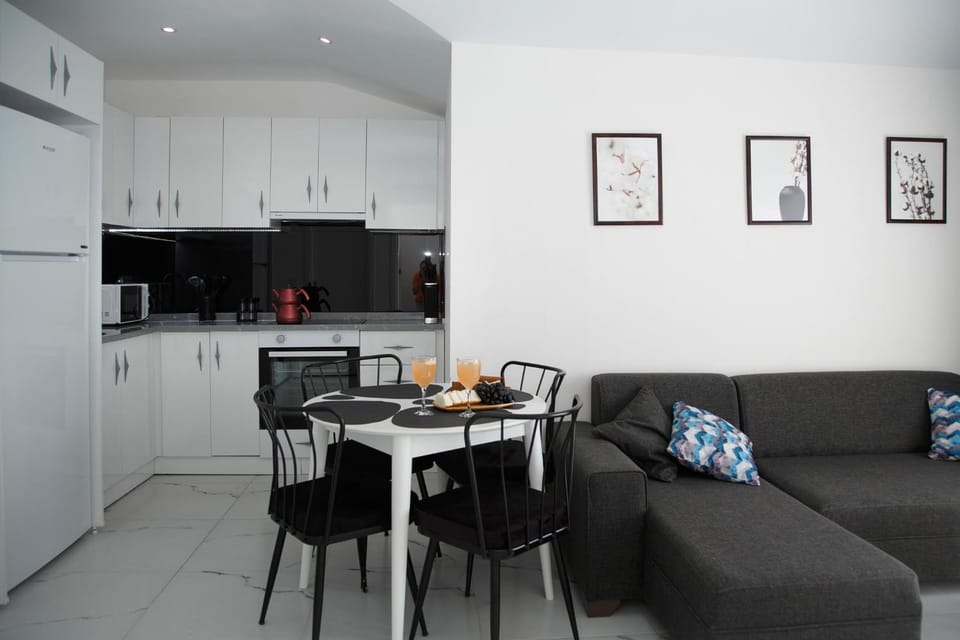 Coffee/tea facilities, Living room, Dining area