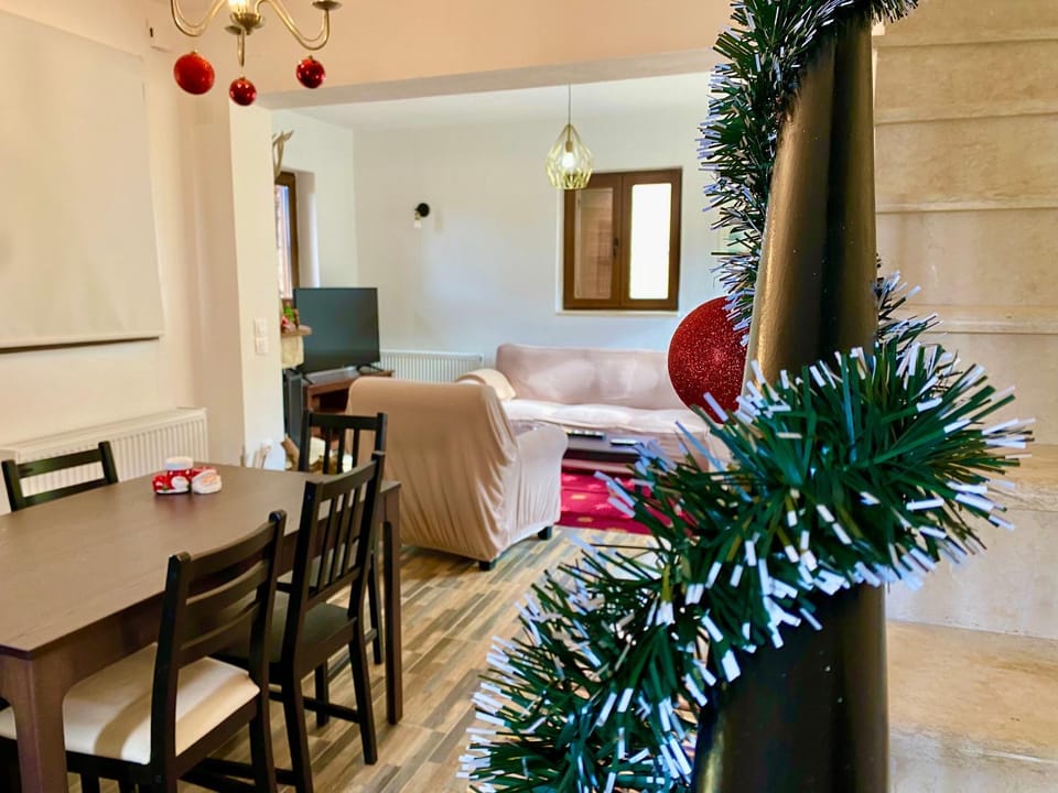 ''Avalonia'' Maisonette by Ski Alure House in Peloponnese, Western Greece and the Ionian