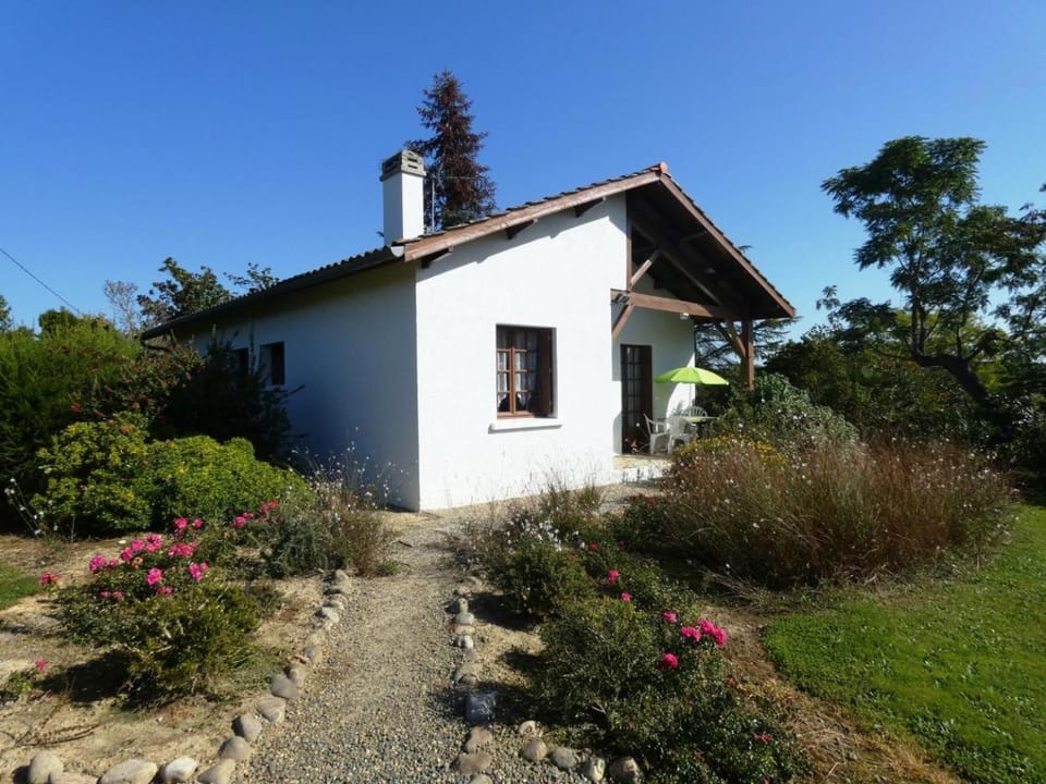 Lamoune House in Nouvelle-Aquitaine