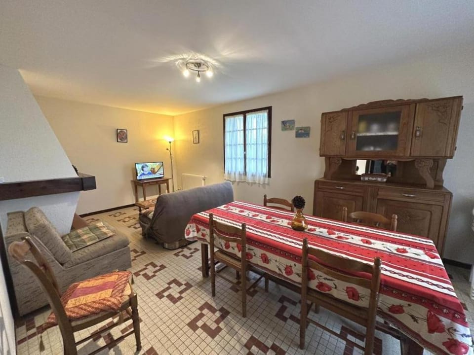 Lamoune House in Nouvelle-Aquitaine