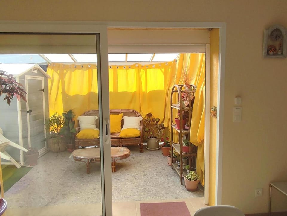 Gite aux fleurs House in Nouvelle-Aquitaine