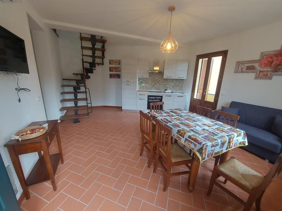 TV and multimedia, Kitchen or kitchenette, Seating area, Dining area