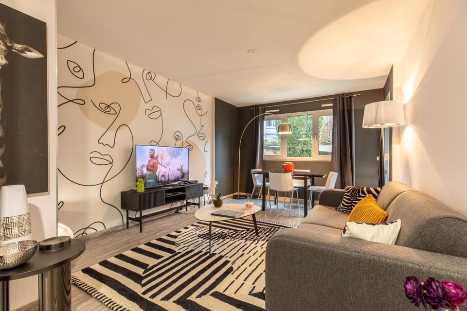 Communal lounge/ TV room, TV and multimedia, Living room