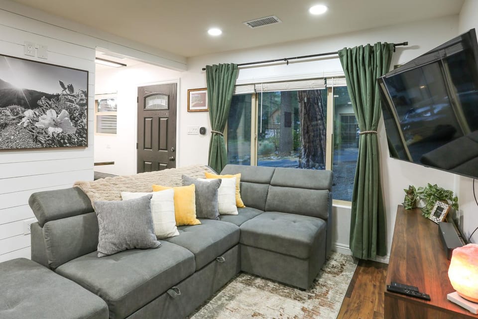 Cozy Wrightwood Cabin Family and Pet Friendly! Cabin in Wrightwood