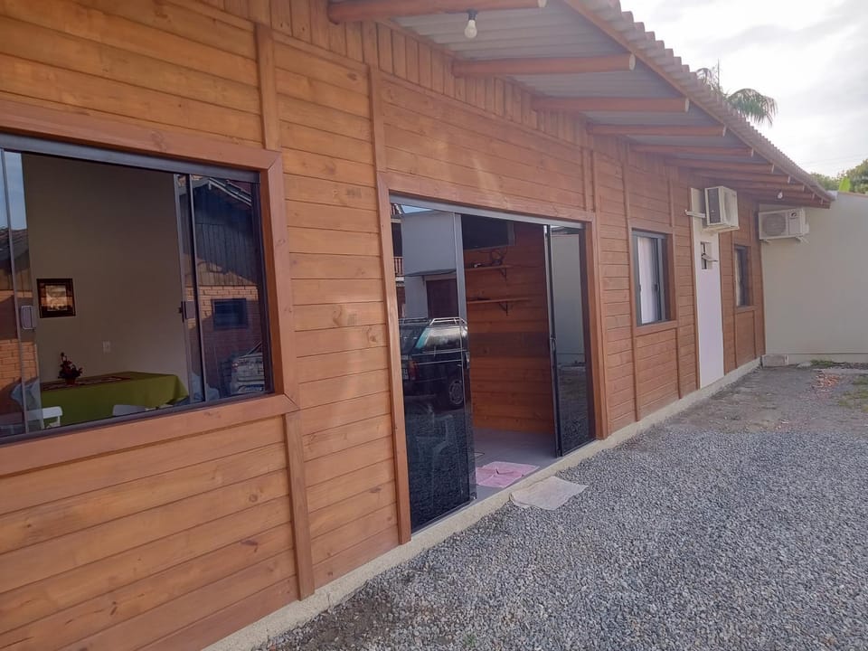 Casa Neumann House in Penha