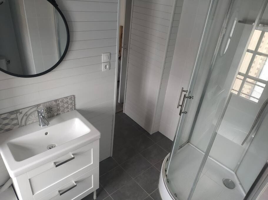Shower, Bathroom