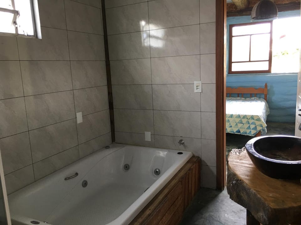Pé na areia Biocasa com piscina a 1 quadra e meia da Praia House in Imbituba