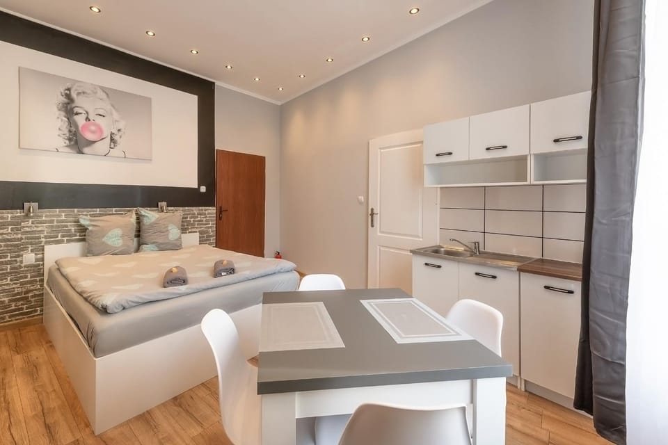 Bed, View (from property/room), Kitchen or kitchenette