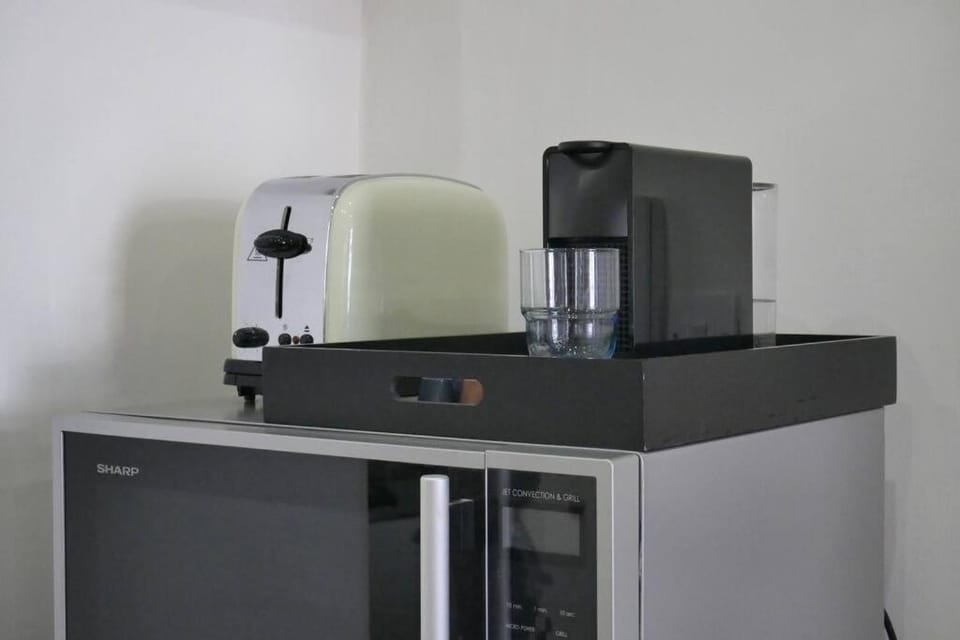 Bright Studio Angel Goswell Apartment in London Borough of Islington