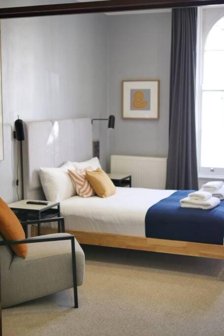 Bright Studio Angel Goswell Apartment in London Borough of Islington